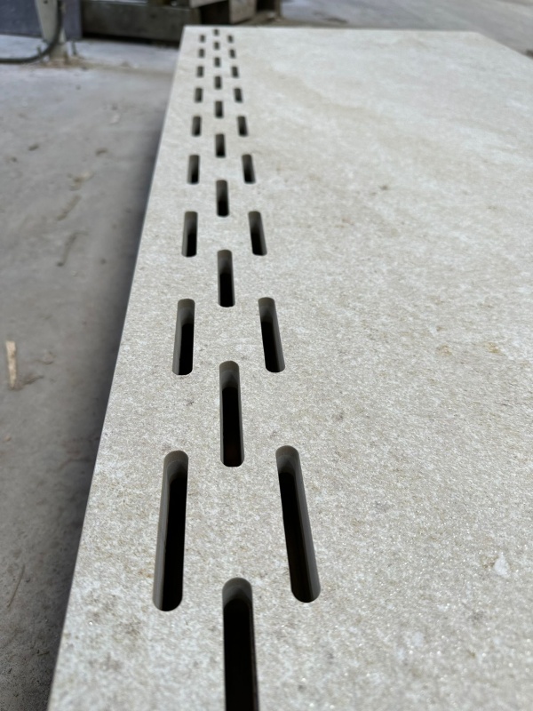 Keramisch goot element