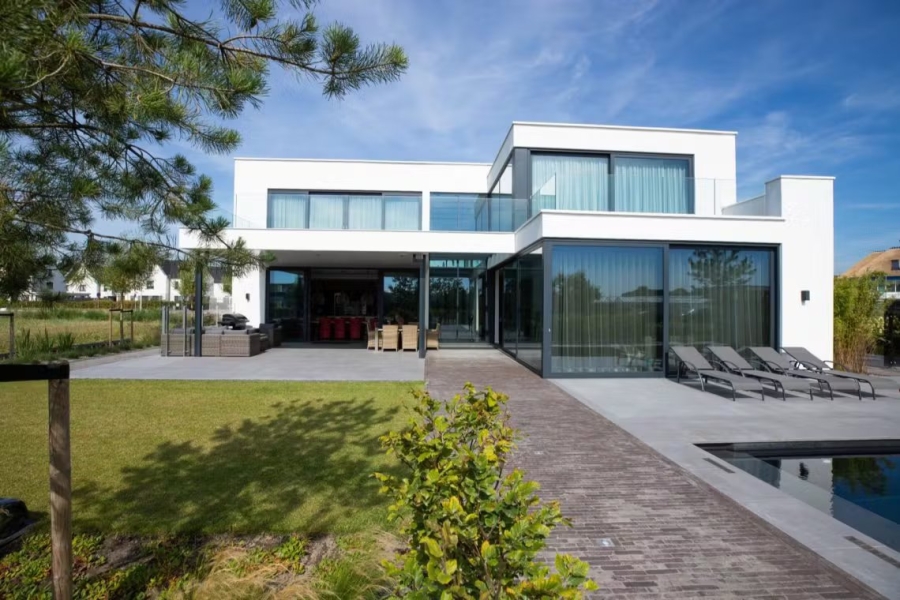 Afbeelding Strakke villatuin