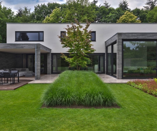 Strakke tuin met groene