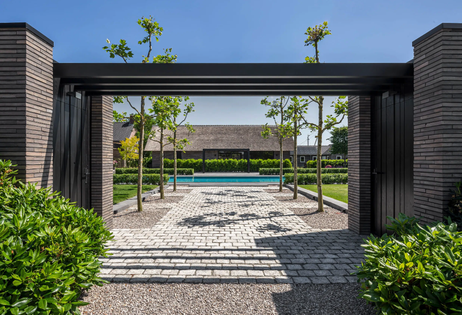 Afbeelding Tuin met infinity zwembad 3